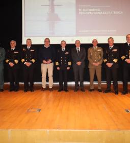 La conferencia ‘El submarino, principal arma estratégica’ del almirante Gonza...