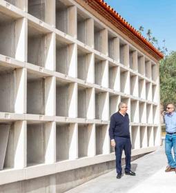 Benidorm finaliza la construcción de un nuevo bloque con 96 nichos en el ceme...