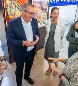 El Espai d’Art municipal acoge la exposición ‘Cho-kollages’ de Juana Martínez