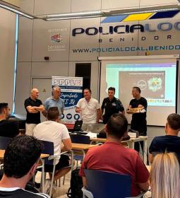 Agentes de Policía Local de la provincia reciben en Benidorm formación en el...