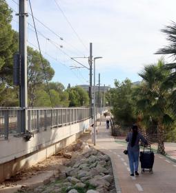 El paso peatonal que une las avenidas Beniardá e Italia estará cerrado hasta...
