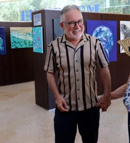 El catedrático Luis Miguel Gutiérrez expone ‘Agua, azul de vida’ en el Espai...