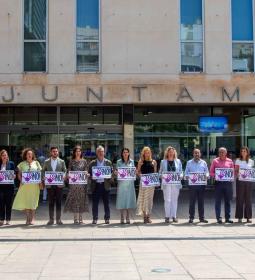 Benidorm condena con un minuto de silencio el último crimen machista cometido...
