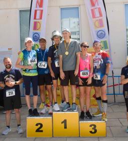 Más de 1.000 deportistas corren la II Carrera Solidaria por la ELA de los bom...