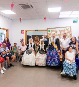 El espíritu solidario de les ‘fogueres’ luce en el centro social municipal ‘P...