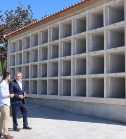 Finalitza la construcció d'un nou bloc de 80 nínxols en el cementeri de…