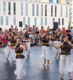 La danza contemporánea inaugura el verano cultural de Benidorm con una nueva...