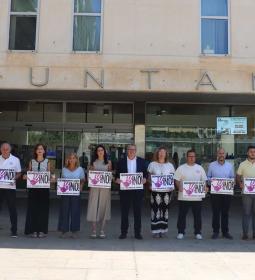 Benidorm se concentra en silencio contra el último asesinato machista cometid...