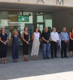 Benidorm guarda un minuto de silencio en señal de apoyo y respeto a las vícti...