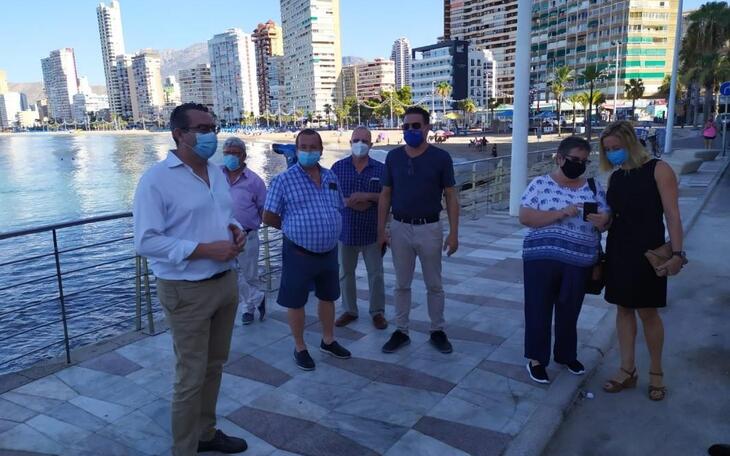 Los vecinos del Rincón de Loix se reúnen con sus representantes municipales