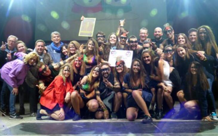 Benidorm presenta esta tarde el libro de las Fiestas Mayores Patronales y celebra mañana el Día de las Peñas