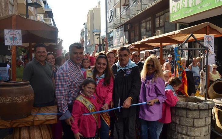 Mercado tradicional de la Comisión de Fiestas Mayores Patronales con motivo de la celebración del 9 d’Octubre