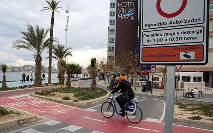 Más de 2.100 residentes ya están autorizados a circular por Armada Española, que a partir del lunes será 100% semipeatonal