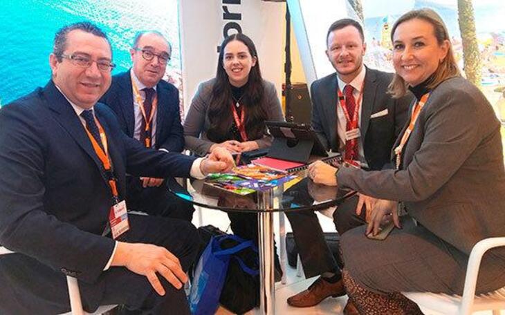 Benidorm testa con los principales operadores la evolución de las ventas para los próximos meses