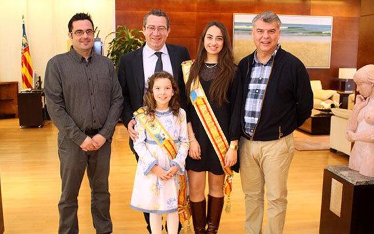 Las Reinas de las Festes Majors Patronals visitan al alcalde, Toni Pérez