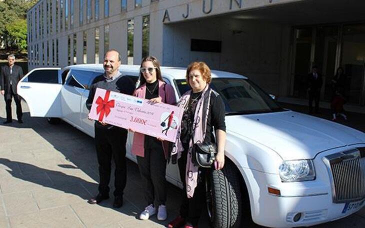 La ganadora del concurso de San Valentín de Comercio y AICO gasta su premio en 14 comercios de Benidorm