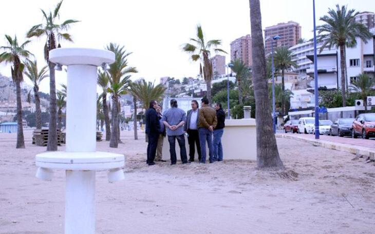 Benidorm actúa en los lavapiés de Poniente para evitar los problemas de suministro de veranos anteriores