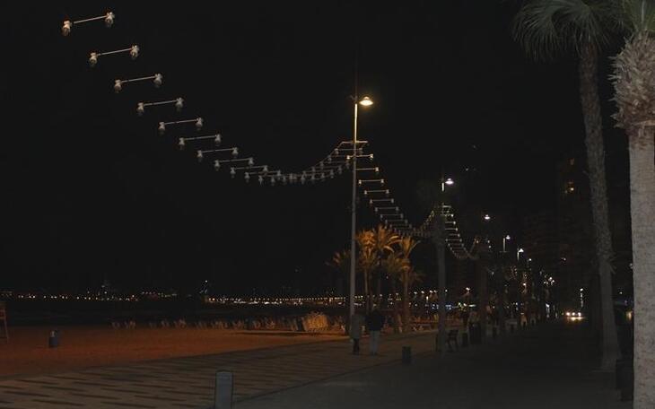 Las guirnaldas de Levante, las luces de Poniente y la Cruz se apagaron durante ‘La hora del planeta’