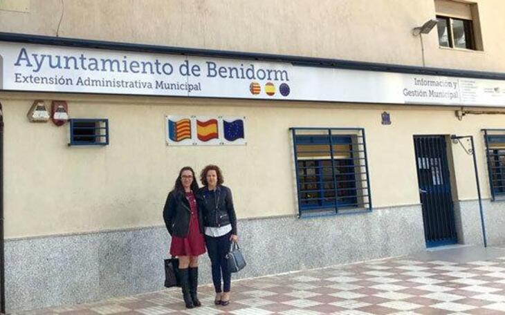 El Ayuntamiento renueva la señalización de las extensiones administrativas