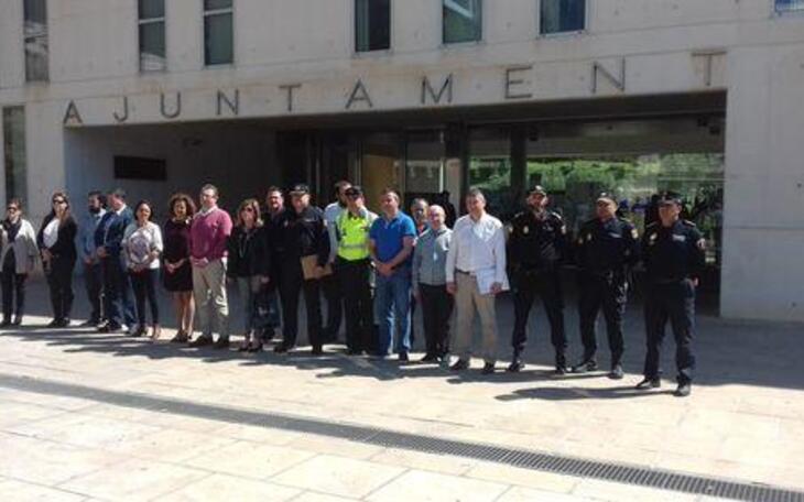 Nuevo minuto de silencio en Benidorm por la vigésima víctima de violencia machista en 2017