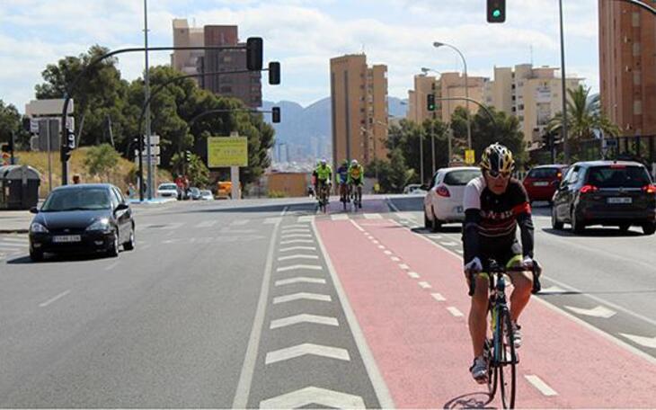 Benidorm arreglará antes de verano el asfaltado de las avenidas Villajoyosa y Mediterráneo