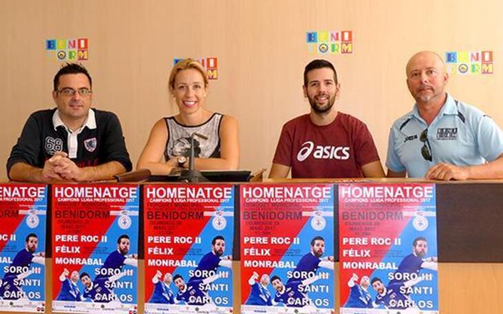Partida de pilota en homenaje a los campeones de Escala i Corda