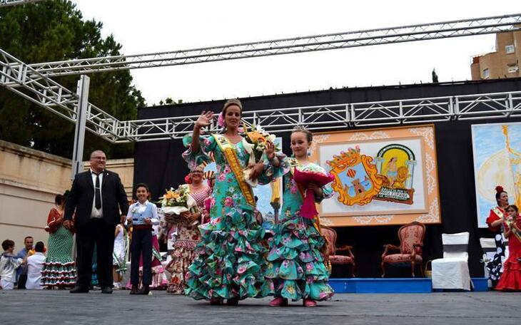 Tamara García y Yaiza González coronadas nuevas Reinas de la Casa de Andalucía de Benidorm