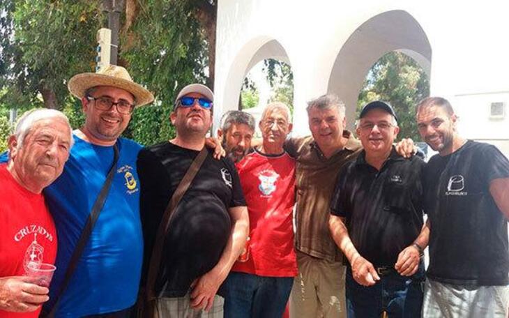 Los moros y cristianos de Benidorm celebran el ‘mig any’ en la Ermita de Sanz