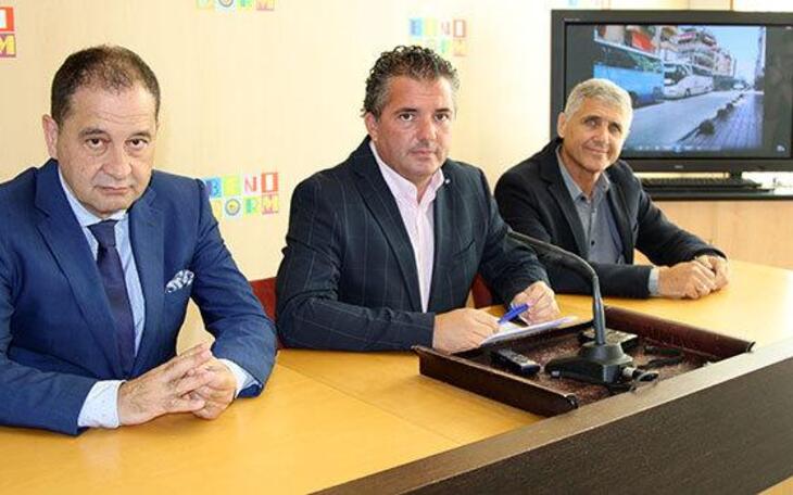 Gasent: “Hay que tomar decisiones ya para evitar el caos que provoca la entrada masiva de autobuses a Benidorm”