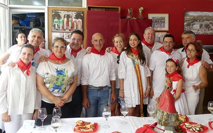 Benidorm también anuncia con el “chupinazo” las fiestas de San Fermín desde el Paseo de Levante 