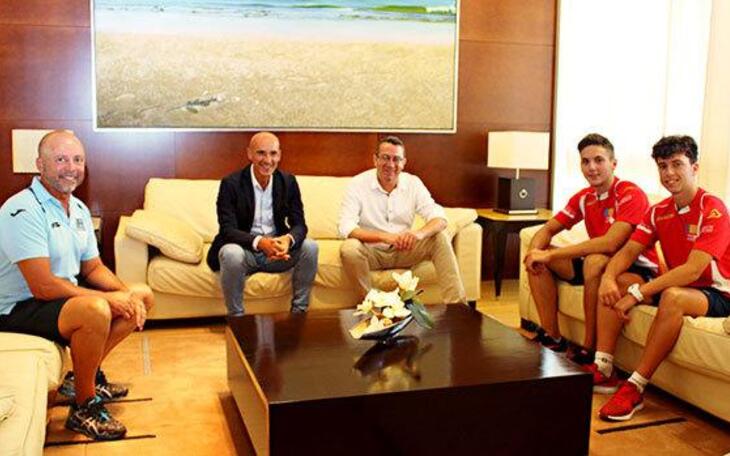 Recepción en el Ayuntamiento a los ‘pilotaris’ de Benidorm que jugarán el Europeo