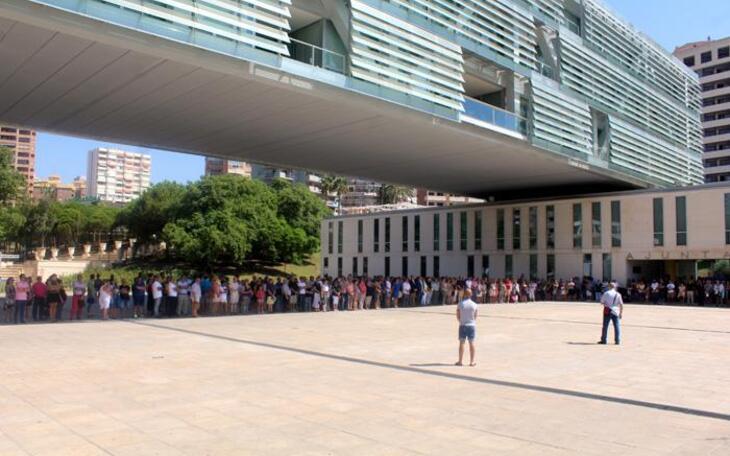 Benidorm condena la barbarie terrorista y se solidariza con las víctimas del atentado de Barcelona y Cambrils 