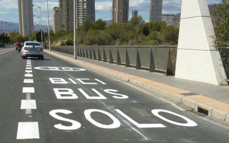 Compromís consigue que el carril bus-bici-taxi llegue a la Avenida Mediterráneo de Benidorm