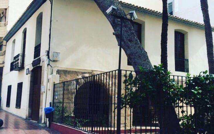 Compromís critica el gobierno local de Benidorm por privatizar el personal de atención de los museos