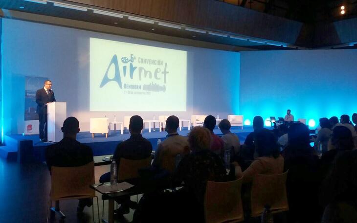 El alcalde abre el 5º congreso Airmet, que reúne a centenares de profesionales del sector de las agencias de viaje