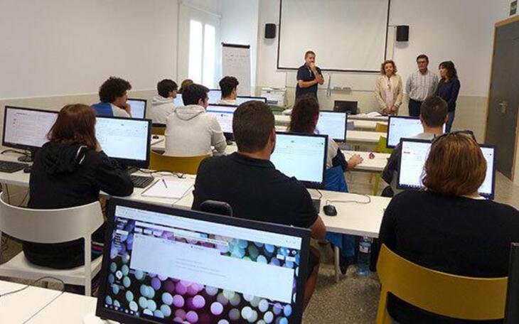 45 jóvenes de Benidorm recibirán 400 euros al mes por realizar prácticas en empresas locales