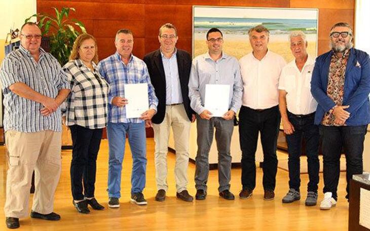 La Comissió de Festes y Associació de Penyes firman con el Ayuntamiento los convenios de las Fiestas Mayores Patronales