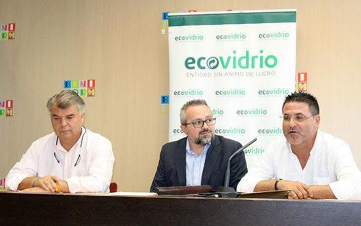 Medio Ambiente, Fiestas y Ecovidrio reeditan ‘La Peña Más Glass’ durante las Festes Majors Patronals  