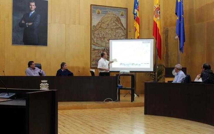 Benidorm lanza un proyecto para adecuar todos los senderos de El Moralet, incluida la antigua vía del TRAM