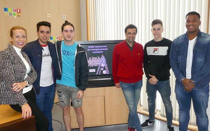 El comercio de Benidorm recibe la Navidad con el XXIV Concurso de Escaparatismo
