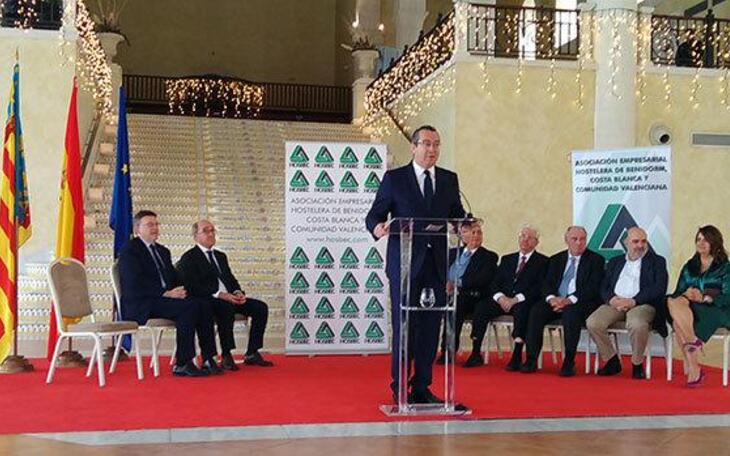 El alcalde resalta el esfuerzo de Hosbec en “innovación y calidad” en el 40 aniversario de su creación
