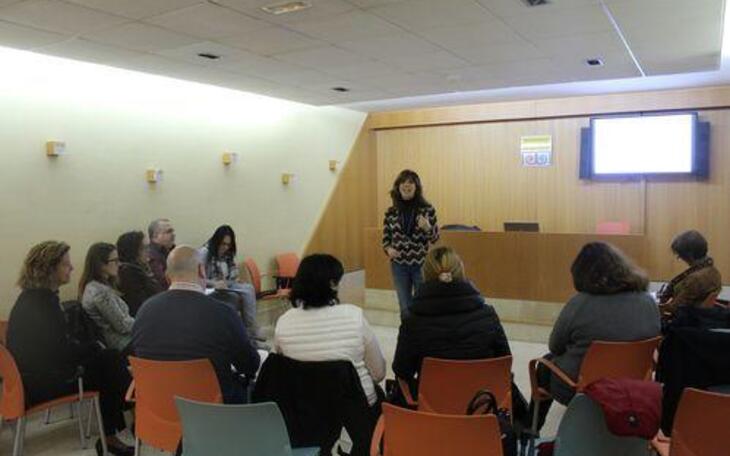 Alumnos del ‘Taller de Empleo Benidorm V’ asisten a una charla sobre ‘Automotivación al empleo’