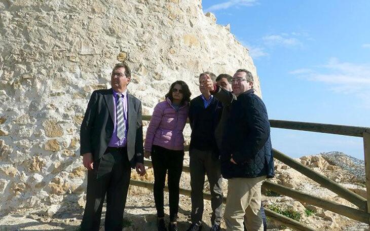Objetos hallados en las obras de consolidación de la Torre de Les Caletes permitirán saber cómo vivían sus vigías
