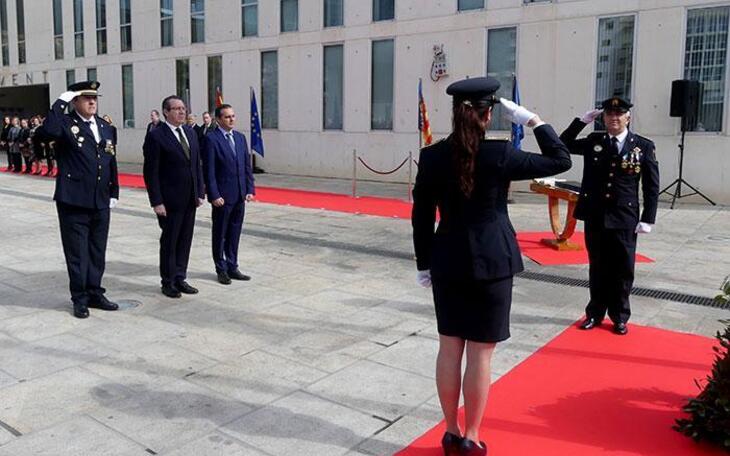 Benidorm homenajea a su Policía Local en su 174 aniversario