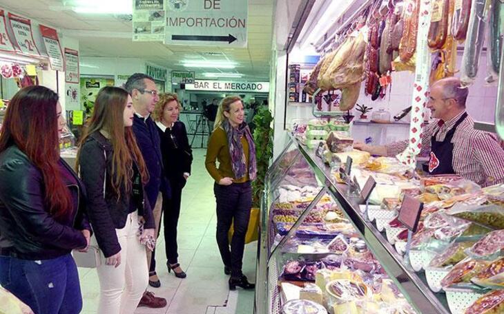 ‘Benidorm fet a mà’ promociona el comercio tradicional del Mercado Abril
