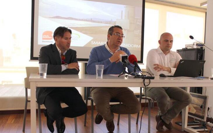 Benidorm implanta la primera gran red ‘smart wifi’ en playas de la Península 