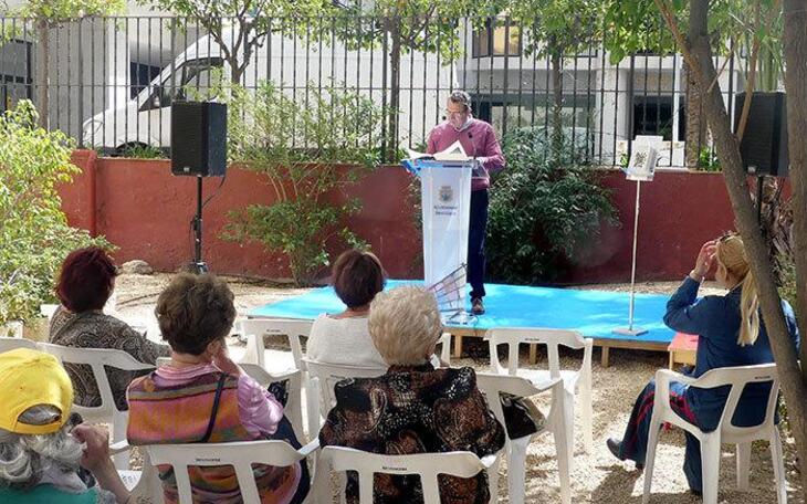 Benidorm conmemora el Día Internacional del Libro con la lectura del Quijote en el Hort de Colón