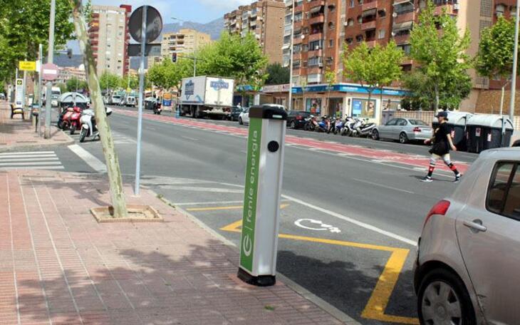 Benidorm eleva a cuatro los puntos de recarga para vehículos eléctricos