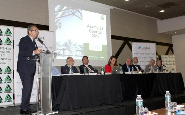 El alcalde aplaude el esfuerzo de modernización de la planta hotelera que sólo en 2017 realizó 68 proyectos de mejoras