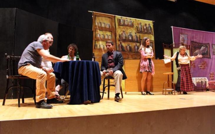 Tossal Teatre clausura la XXII Mostra de Teatre a l’Ensenyament en el salón de actos